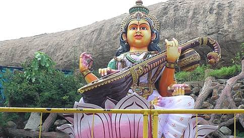 ಸರಸ್ವತಿ ದೇಗುಲ ನಿರ್ಮಾಣಕ್ಕೆ ಉಳಿತಾಯದ ಹಣ ದಾನ ಮಾಡಿದ ಮುಸ್ಲಿಂ ಶಿಕ್ಷಕ!