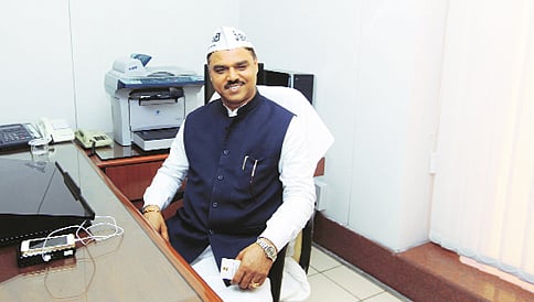 ಕಾನೂನು ಪರೀಕ್ಷೆಯಲ್ಲಿ ಪಾಸಾಗಿದ್ದ ತೋಮರ್