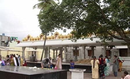 4 ಅರ್ಚಕರ ಅಮಾನತು