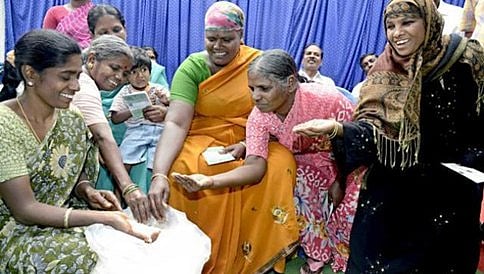 ಅನ್ನಭಾಗ್ಯ ಯೋಜನೆ ಟೀಕಿಸಿದ ಸಾಹಿತಿಗಳೆಲ್ಲರೂ ಬಿಜೆಪಿ ಸೇರಲಿ:ಎಚ್.ಎಂ.ರೇವಣ್ಣ
