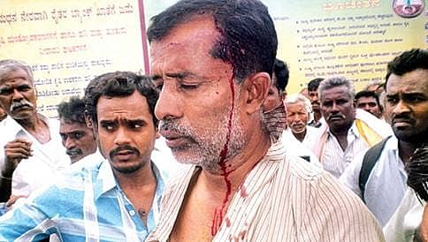 ಉಪ ಸಭಾಪತಿ ಶಿವಶಂಕರರೆಡ್ಡಿ ಮೇಲೆ ಚಪ್ಪಲಿಯಿಂದ ಹಲ್ಲೆ ಯತ್ನ