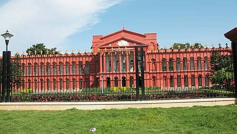 ಆಂಗ್ಲ ಶಾಲೆಗಳಿಗೆ ಅನುಮತಿ ನಕಾರ: ಹೈಕೋರ್ಟ್ ಗರಂ
