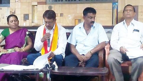 ಟಿ.ಜೆ. ಅಬ್ರಹಾಂ ಬಂಧನಕ್ಕೆ ಆಗ್ರಹ