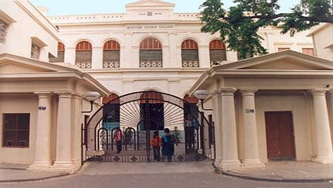 ಕೊಲ್ಕತಾದ ಸ್ಕಾಟಿಷ್ ಚರ್ಚ್ ಕಾಲೇಜಿನಲ್ಲಿ ವಸ್ತ್ರ ಸಂಹಿತೆ ಜಾರಿ, ಸ್ಕರ್ಟ್, ಟಿ-ಷರ್ಟ್ ಗೆ ನಿಷೇಧ