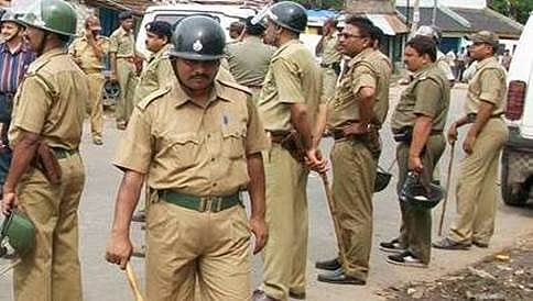 ಪೊಲೀಸರು ಟಿಎಂಸಿ ಪಕ್ಷದ ಕುನ್ನಿಗಳು ಎಂದ ಕಾಂಗ್ರೆಸ್ ಶಾಸಕ
