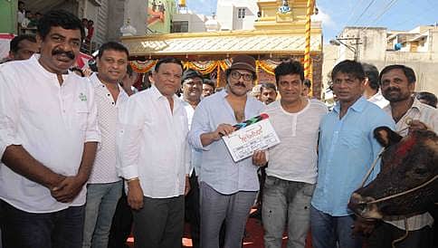 ಯೋಗರಾಜ್ ಭಟ್ರ 'ದನ ಕಾಯೋನು' ಚಿತ್ರಕ್ಕೆ ಕ್ರೇಜಿ ಕ್ಲಾಪ್