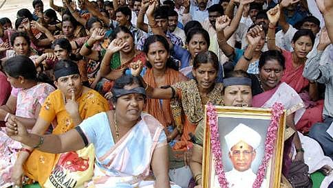 ಹೊರಟ್ಟಿ ವರದಿ ಜಾರಿಗೆ ಅನಿದಾನಿತ ಶಿಕ್ಷಕರಿಂದ ರ್ಯಾಲಿ