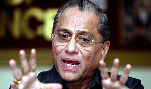 ದಾಲ್ಮಿಯಾ ಮನೆ ಎದುರು ಧರಣಿ