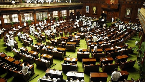 ವಿಧಾನಮಂಡಲ ಅಧಿವೇಶನ ಅನಿರ್ದಿಷ್ಟಾವಧಿಗೆ ಮುಂದೂಡಿಕೆ