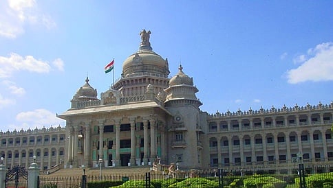 ಕನ್ನಡ ಮಾಧ್ಯಮದವರಿಗೆ ಸರ್ಕಾರಿ ಕೆಲಸ ಕೊಡಿ -ಎಲ್.ಹನುಮಂತಯ್ಯ