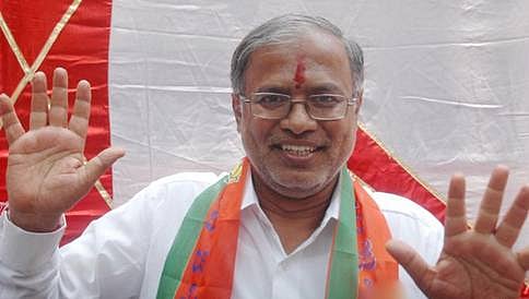 ಕಾಂಗ್ರೆಸ್ ಮಾರಿತು ಕೋಟ್ಯಂತರ ಮೌಲ್ಯದ ಆಸ್ತಿ