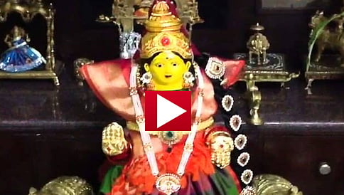 ಲಕ್ಷ್ಮಿಯನ್ನು ಅಲಂಕರಿಸುವ ರೀತಿ