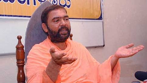 ದೇಶಭಕ್ತಿ ಹೆಸರಿನಲ್ಲಿ ಧಾರ್ಮಿಕ ದಬ್ಬಾಳಿಕೆ: ನಿಡುಮಾಮಿಡಿ ಶ್ರೀ