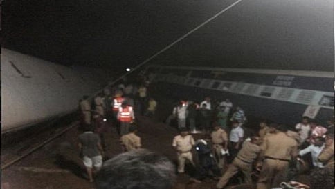 ಮಧ್ಯ ಪ್ರದೇಶದಲ್ಲಿ ಅವಳಿ ರೈಲು ಅಪಘಾತ: 24 ಸಾವು