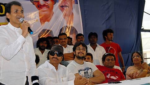 ಡಬ್ಬಿಂಗ್ ವಿರೋಧಿಸಿ 26ರಂದು ಚಿತ್ರೋದ್ಯಮ ಬಂದ್