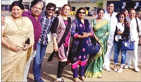 ಹುಬ್ಬಳ್ಳಿಗೆ ಬಂದಿಳಿದ ಸ್ಯಾಂಡಲ್ ವುಡ್ ತಾರೆಯರು