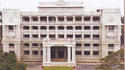 ಬಡ್ತಿ ವಿವಾದ: ತಿಂಗಳಲ್ಲಿ ಪರಿಹಾರಕ್ಕೆ ನಿರ್ದೇಶನ
