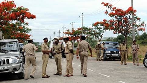 ಉದ್ವಿಗ್ನ ಮುಧೋಳ ಶಾಂತ