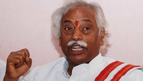 ದಲಿತ ವಿದ್ಯಾರ್ಥಿ ಆತ್ಮಹತ್ಯೆ: ಕೇಂದ್ರ ಸಚಿವರ ವಿರುದ್ಧ ಪ್ರಕರಣ ದಾಖಲು