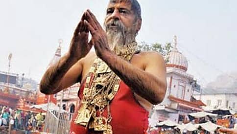 3 ಕೋಟಿ ಮೌಲ್ಯದ ಚಿನ್ನ ತೊಟ್ಟು ಅರ್ಧಕುಂಭದಲ್ಲಿ ಪಾಲ್ಗೊಂಡ ಗೋಲ್ಡನ್ ಬಾಬಾ