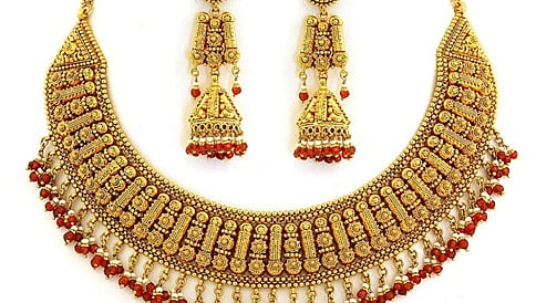 ಗ್ರಾಹಕರ ಸೋಗಿನಲ್ಲಿ ಆಭರಣ ದೋಚಿ ಪರಾರಿ