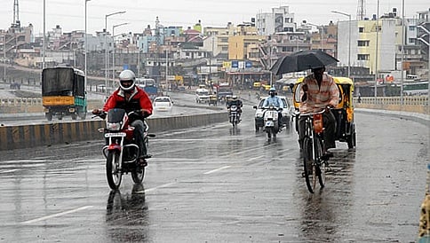 ಮಹಾನಗರದ ಮೇಲೆ ಅಕಾಲಿಕ ಕಾರ್ಮೋಡ