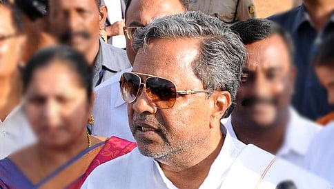 ಸಿಎಂರನ್ನು ಅರ್ಧ ತಾಸು ನಿಲ್ಲಿಸಿದರು!