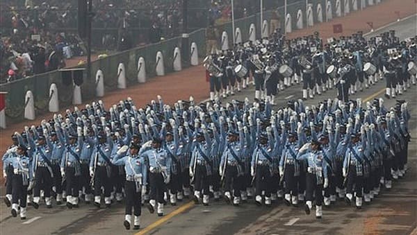 ಪಥಸಂಚಲನ ಮಾಡುತ್ತಿರುವ ಭಾರತದ ಭದ್ರತಾ ಸಿಬ್ಬಂದಿ...