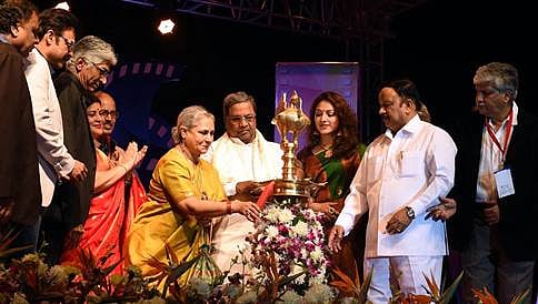 ಸಿನೆಮಾಗಳಲ್ಲಿ ಹಿಂಸೆ-ಕ್ರೌರ್ಯಕ್ಕೆ ಕಡಿವಾಣ ಹಾಕಿ; ಸಿನಿಮೋತ್ಸವದಲ್ಲಿ ಸಿಎಂ ಪಾಠ