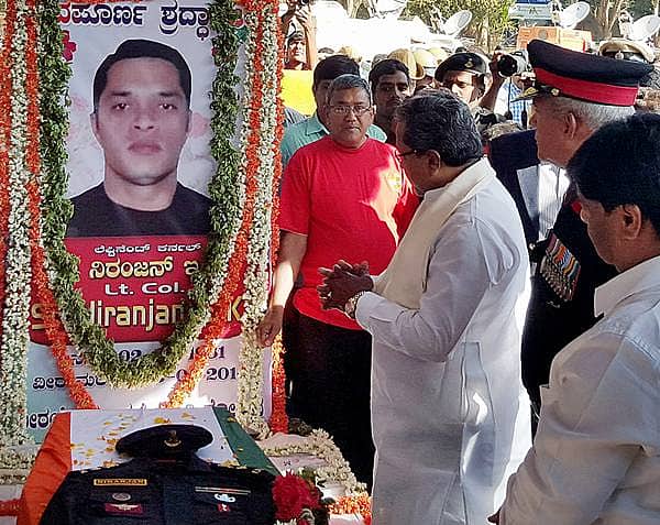 ಹುತಾತ್ಮ ಯೋಧ, ಬೆಂಗಳೂರಿನ ನಿರಂಜನ್ ಕುಮಾರ್ ಗೆ ಅಂತಿಮ ನಮನ