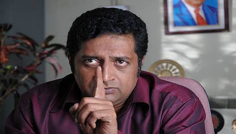 'ಇದೊಳ್ಳೆ ರಾಮಾಯಣ', ನಾನು ಕಾವೇರಿ ವಿಷಯ ಮಾತಾಡೋಕೆ ಬಂದಿಲ್ಲ: ಸುದ್ದಿ ವಾಹಿನಿಗೆ ಪ್ರಕಾಶ್ ರೈ