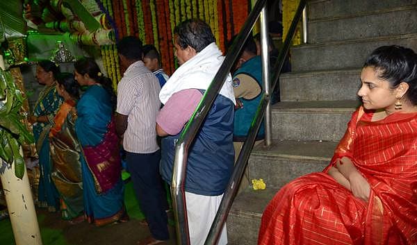 <b>ಕಾವೇರಿ ತೀರ್ಥೋದ್ಭವಕ್ಕೆ ರಮ್ಯಾ ಸಾಕ್ಷಿ...</b> ಸೋಮವಾರ ತಲಾ ಕಾವೇರಿಯಲ್ಲಿ ನಡೆದ ದಕ್ಷಿಣ ಗಂಗೆ ಎಂದೇ ಕರೆಯಲ್ಪಡುವ ಕೊಡಗಿನ ಜೀವನದಿ ಕಾವೇರಿ ಪವಿತ್ರ ತೀರ್ಥೋದ್ಭವಕ್ಕೆ ನಟಿ ಹಾಗೂ ಮಾಜಿ ಸಂಸದೆ ರಮ್ಯಾ ಅವರು ಸಾಕ್ಷಿಯಾದರು.