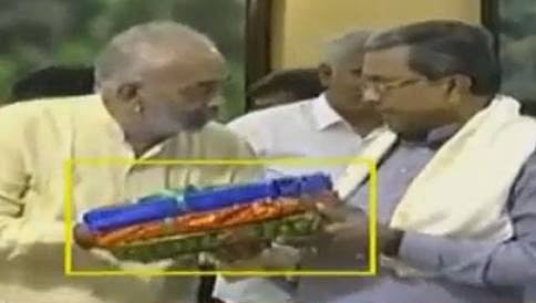 ಸಚಿವ ಎ.ಮಂಜು ನೀಡಿದ ಗಿಫ್ಟ್ ಸ್ವೀಕರಿಸಲು ಸಿಎಂ ನಕಾರ!