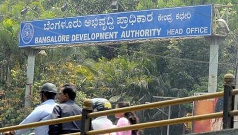 ಅಧಿಕಾರಿಗಳ ನಿರ್ಲಕ್ಷ್ಯಕ್ಕೆ ಬೇಸತ್ತು ಬಿಡಿಎ ಕಚೇರಿ ಆವರಣದಲ್ಲಿ ಮಹಿಳೆ ಆತ್ಮಹತ್ಯೆಗೆ ಯತ್ನ