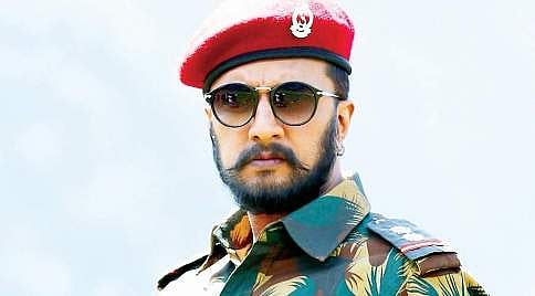 ಪ್ಯಾರಾ ಕಮಾಂಡೋ ನೋಟದಲ್ಲಿ ಸುದೀಪ್ ಮಿಂಚು