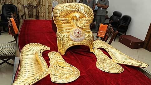 ತೆಲಂಗಾಣ :ಹರಕೆ ಈಡೇರಿದ್ದಕ್ಕೆ ಭದ್ರಕಾಳಿ ದೇವಿಗೆ ಮುಖ್ಯಮಂತ್ರಿಯಿಂದ 3.7 ಕೋಟಿ ರೂ ಆಭರಣ