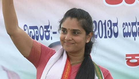 ಒಕ್ಕಲಿಗರ ಪ್ರಾಬಲ್ಯವಿರುವ ಮಂಡ್ಯದಲ್ಲಿ ಜೆಡಿಎಸ್ ಒಳಜಗಳ ರಮ್ಯಾಗೆ ವರದಾನ