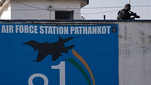 ಪಠಾಣ್ ಕೋಟ್ ವಾಯುನೆಲೆಗೆ ನುಗ್ಗಿದ್ದು ನಾಲ್ಕೇ ಉಗ್ರರು!