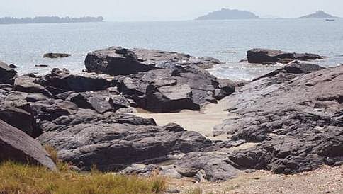 ಪ್ರವಾಸಿ ತಾಣವಾಗಲಿರುವ ಕಾರವಾರದ ಬ್ಲ್ಯಾಕ್ ಬೀಚ್