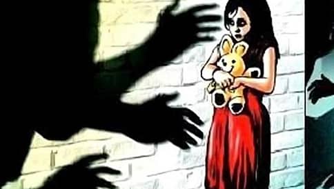 ದೆಹಲಿ: ಅಪ್ರಾಪ್ತ ಬಾಲಕಿ ಮೇಲೆ ಸ್ನೇಹಿತರಿಂದಲೇ ಸಾಮೂಹಿಕ ಅತ್ಯಾಚಾರ!