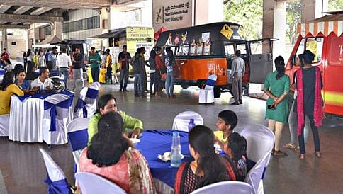 ಇಂಗ್ಲೀಷ್ ಮಾತನಾಡಿದ್ದಕ್ಕೆ ಟೆಕ್ಕಿಗೆ ತದುಕಿದ ಕರ್ನಾಟಕ ರಕ್ಷಣಾ ವೇದಿಕೆ ಕಾರ್ಯಕರ್ತರು!