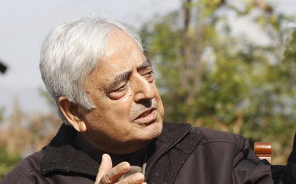 <b>ಮುಫ್ತಿ ಮೊಹಮ್ಮದ್ ಸಯೀದ್</b><br><br>ಪೀಪಲ್ ಡೆಮಾಕ್ರಟಿಕ್ ಪಕ್ಷದ ಅಧ್ಯಕ್ಷ ಮುಫ್ತಿ ಮೊಹಮ್ಮದ್ ಸಯೀದ್ ಅವರು ಜಮ್ಮು ಮತ್ತು ಕಾಶ್ಮೀರದ ಮುಖ್ಯಮಂತ್ರಿ ಸ್ಥಾನದಲ್ಲಿದ್ದಾಗಲೇ ಬಹು ಅಂಗಾಂಗ ವೈಫಲ್ಯದಿಂದಾಗಿ ಸಾವನ್ನಪ್ಪಿದ್ದರು. ಮುಫ್ತಿಯವರಿಗೆ 79 ವರ್ಷ ವಯಸ್ಸಾಗಿತ್ತು. <br>