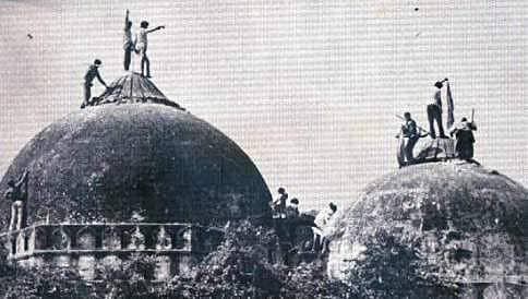 ಬಾಬ್ರಿ ಮಸೀದಿ ಧ್ವಂಸ ದುರಂತಕ್ಕೆ ೨೪ ವರ್ಷ; ಸುಪ್ರೀಂ ಕೋರ್ಟ್ ತೀರ್ಪಿಗೆ ಕಾಯುತ್ತಿರುವ ಪಕ್ಷಗಳು