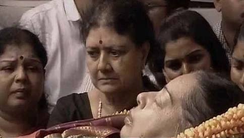 ಇಂದು ಸಂಜೆ ಮುಖ್ಯಮಂತ್ರಿ ಜಯಲಲಿತಾ ಅಂತ್ಯಸಂಸ್ಕಾರ, ಏಳು ದಿನಗಳ ಶೋಕಾಚರಣೆ