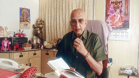 ತುಘಲಕ್ ಪತ್ರಿಕೆ ಪ್ರಾರಂಭದ ಹಿಂದಿನ 5 ರೂ ಬೆಟ್ಟಿಂಗ್ ಕತೆ!