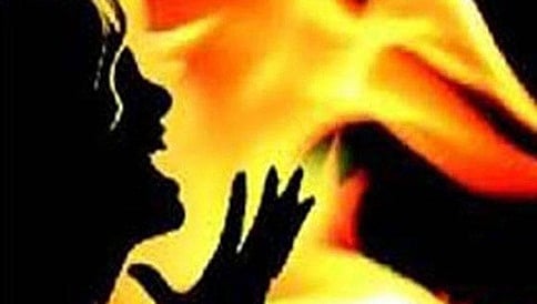 ಅತ್ಯಾಚಾರ ವಿರೋಧಿಸಿದ ಅಪ್ರಾಪ್ತೆಯ ಸಜೀವ ದಹನ