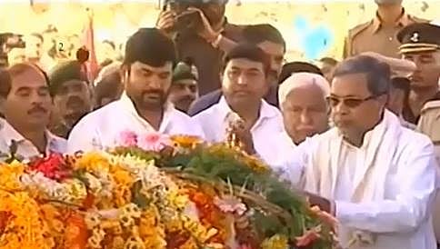 ಸಿಯಾಚಿನ್ ಹೀರೋ ಹನುಮಂತಪ್ಪ ಅಂತಿಮ ದರ್ಶನ ಪಡೆದ ಸಿದ್ದರಾಮಯ್ಯ