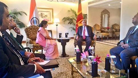 ಶ್ರೀಲಂಕಾ ಪ್ರಧಾನಿ ಯೊಂದಿಗೆ ಸುಷ್ಮಾ ಸ್ವರಾಜ್ ದ್ವಿಪಕ್ಷೀಯ ಮಾತುಕತೆ