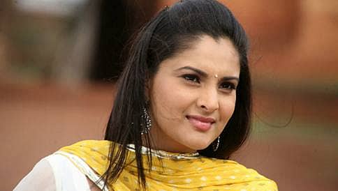 ಸಿನಿಮಾಗಳಲ್ಲಿ ಅಭಿನಯಿಸಲ್ಲ, ರಾಜಕೀಯದಲ್ಲಿ ತೊಡಗಿಸಿಕೊಳ್ಳುತ್ತೇನೆ:ರಮ್ಯಾ