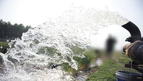 ಕುಡಿಯುವ ನೀರನ್ನು ಕದ್ದು ಬೆಳೆಗೆ ಬಳಸಿಕೊಂಡ ರೈತರು